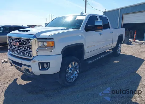 2015 GMC Sierra 2500Hd Denali z USA, uszkodzony, nr VIN 1GT120E89FF540031
